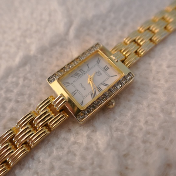 Vintage White Diamonds Elizabeth Taylor Timepiece - Picture 4 of 8